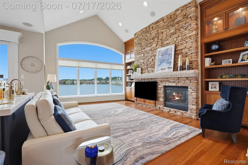 10685 Cliffview Drive Green Oak Township MI 48178