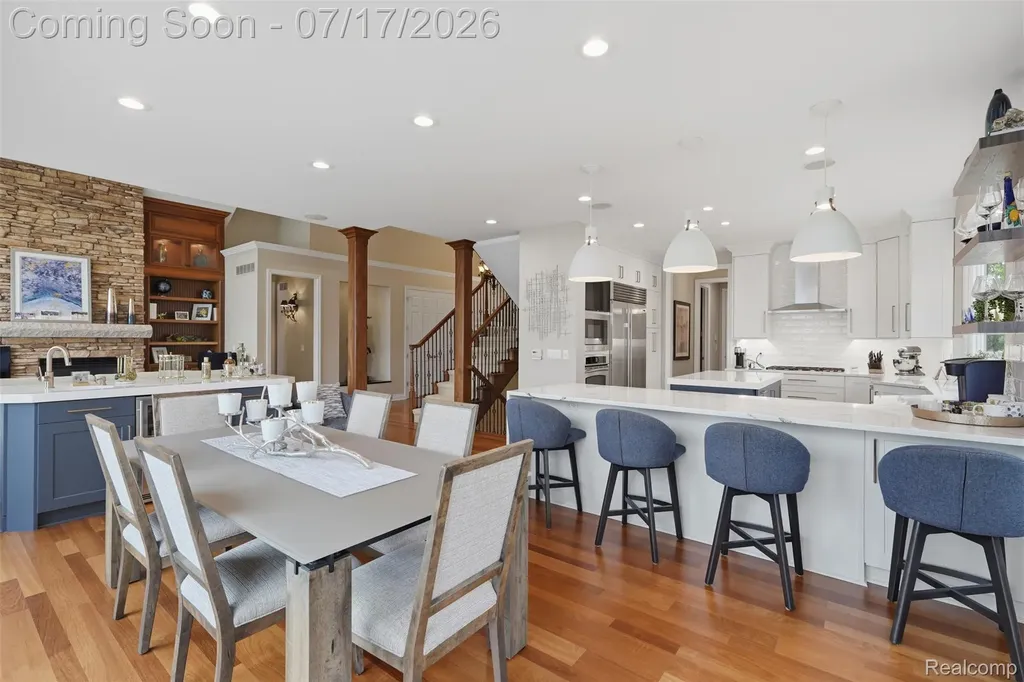 10685 Cliffview Drive Green Oak Township MI 48178