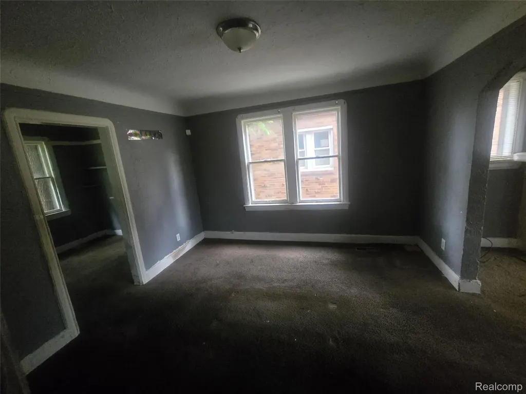 16171 Washburn Street Detroit City MI 48221