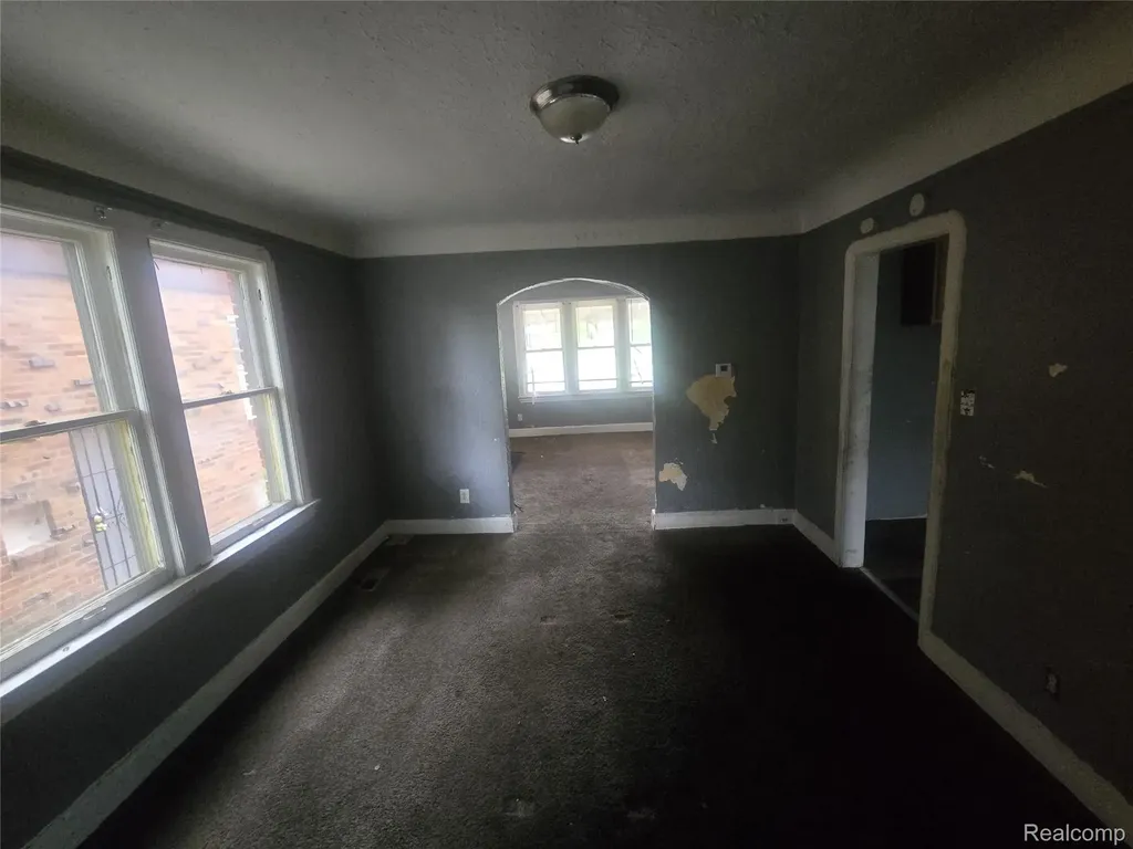 16171 Washburn Street Detroit City MI 48221