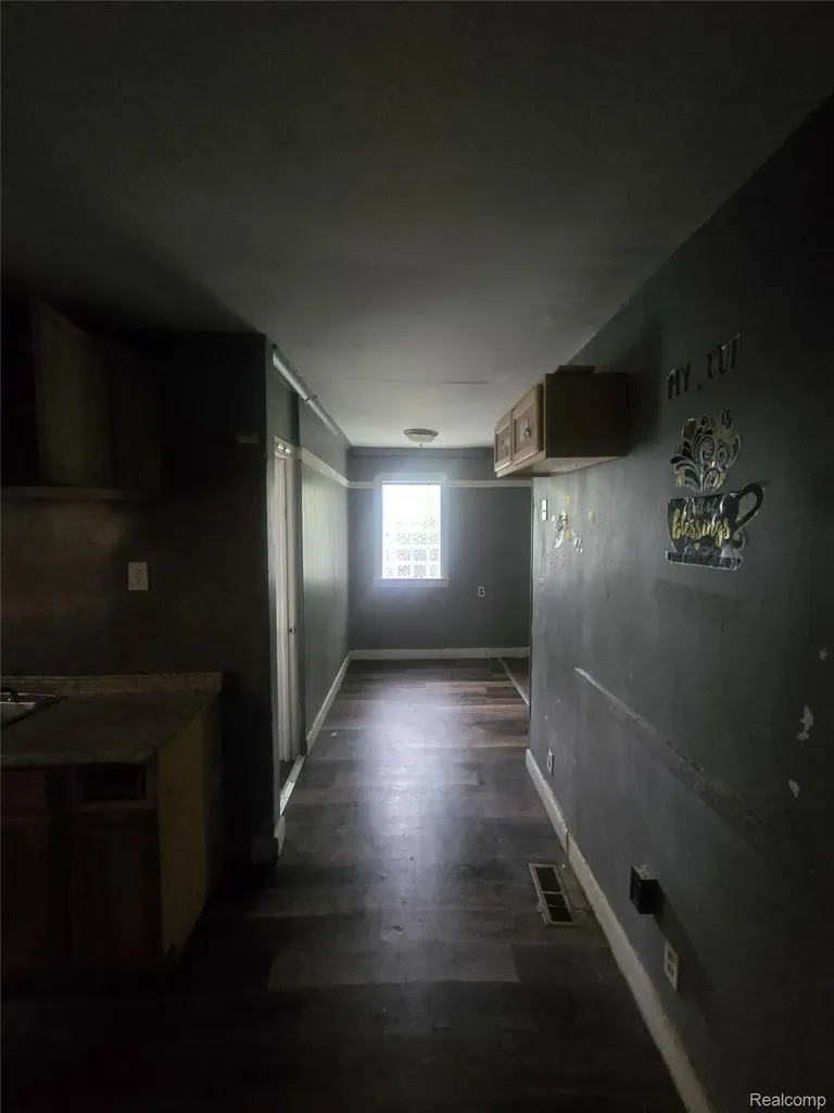 16171 Washburn Street Detroit City MI 48221