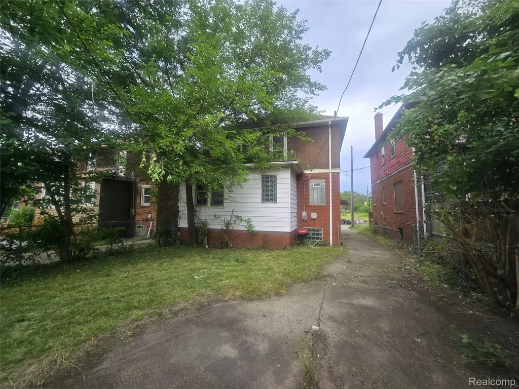 16171 Washburn Street Detroit City MI 48221