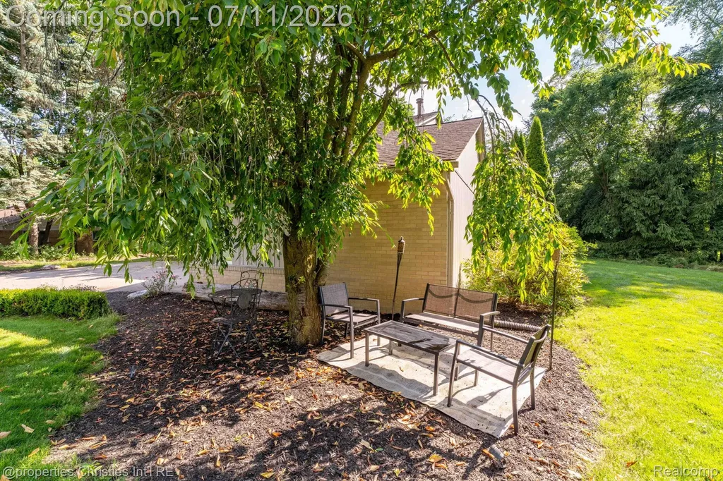 2766 Acorn Road Bloomfield Hills City MI 48302