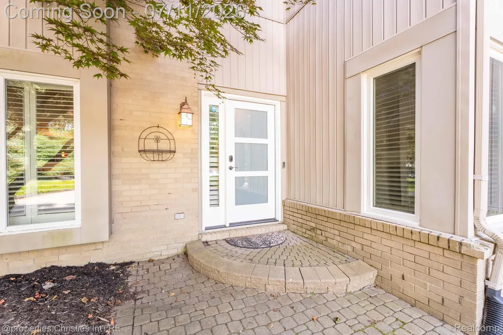 2766 Acorn Road Bloomfield Hills City MI 48302