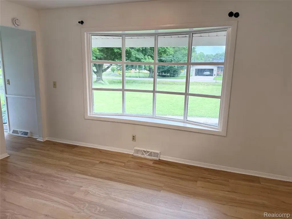 5347 Mapletree Drive Flint Charter Township MI 48532