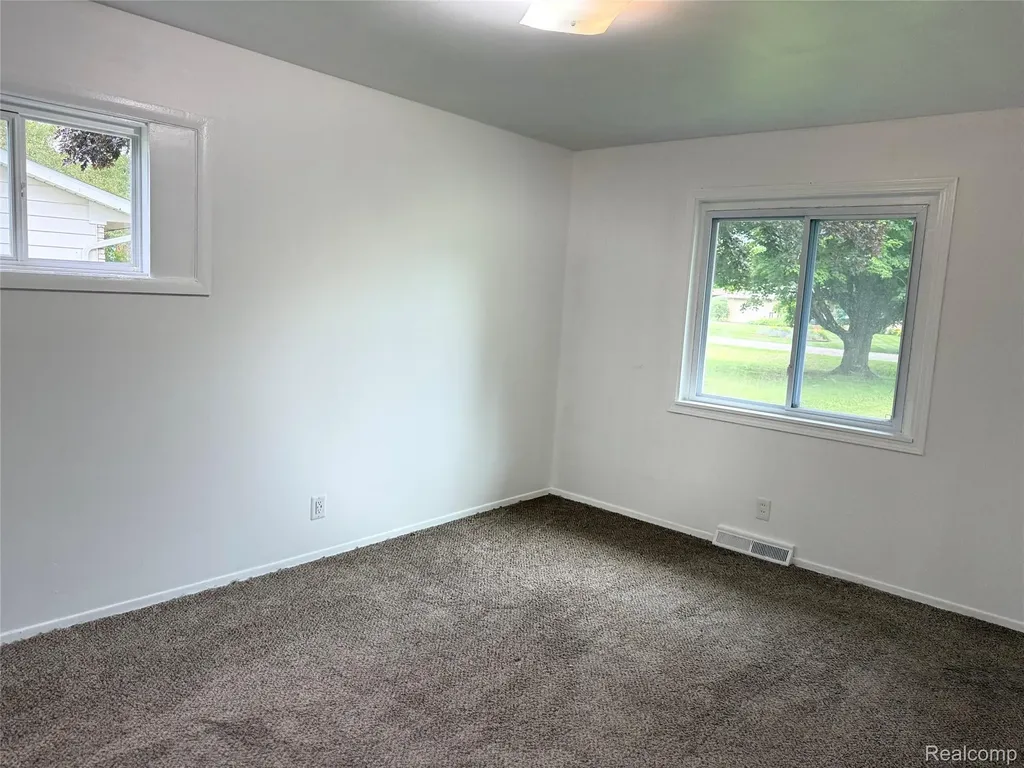 5347 Mapletree Drive Flint Charter Township MI 48532