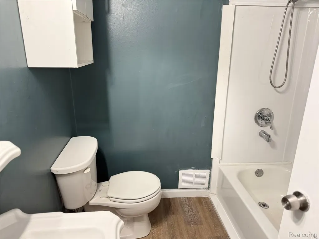 5347 Mapletree Drive Flint Charter Township MI 48532