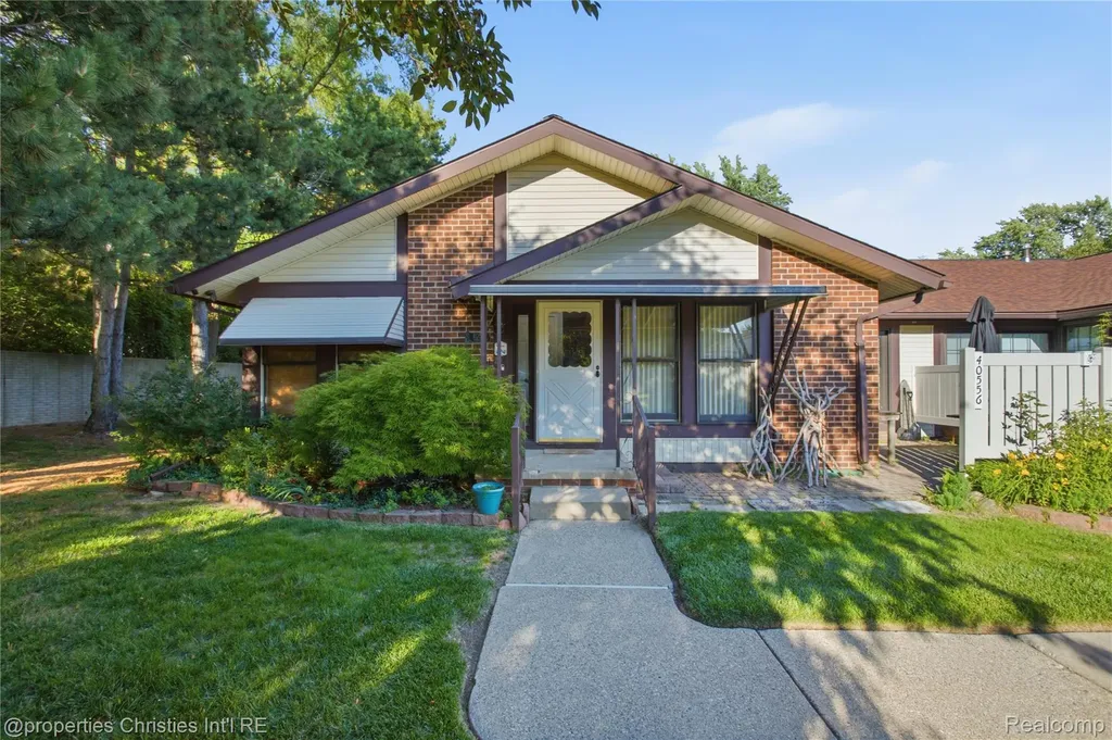 40556 Newport Drive Plymouth Charter Township MI 48170