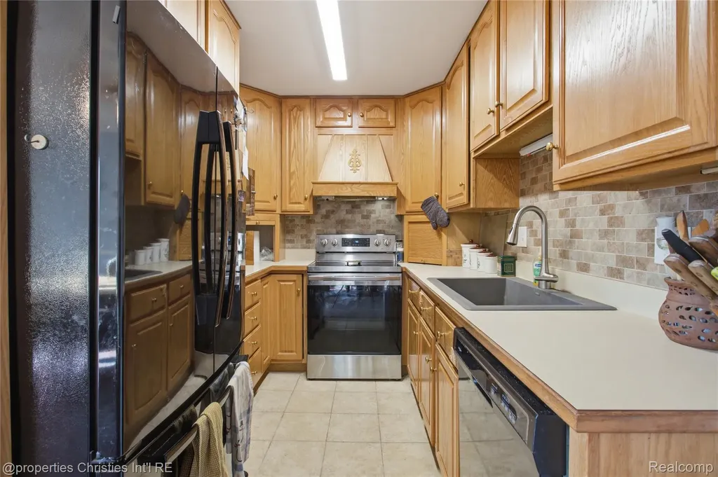 40556 Newport Drive Plymouth Charter Township MI 48170