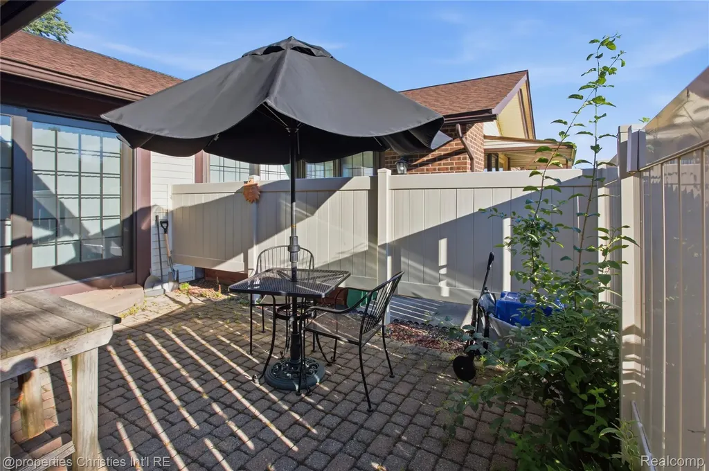 40556 Newport Drive Plymouth Charter Township MI 48170
