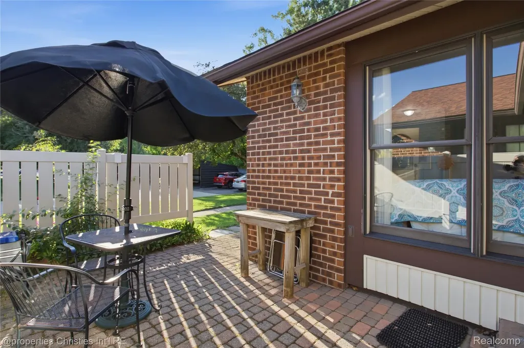 40556 Newport Drive Plymouth Charter Township MI 48170