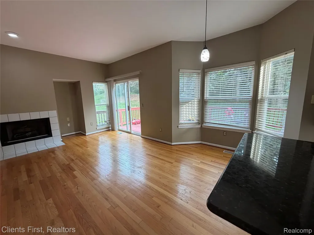 35285 Pennington Drive Farmington Hills City MI 48335