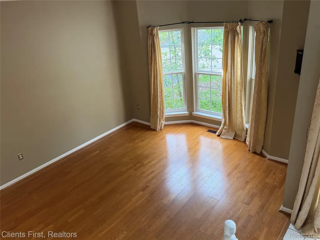 35285 Pennington Drive Farmington Hills City MI 48335