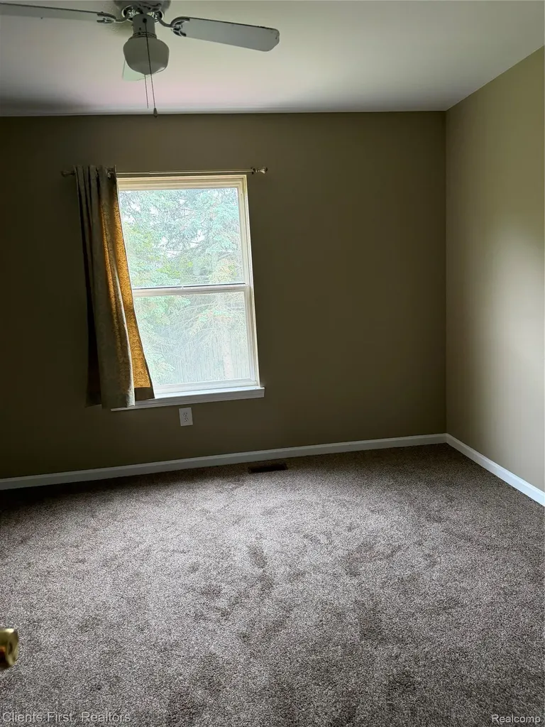 35285 Pennington Drive Farmington Hills City MI 48335