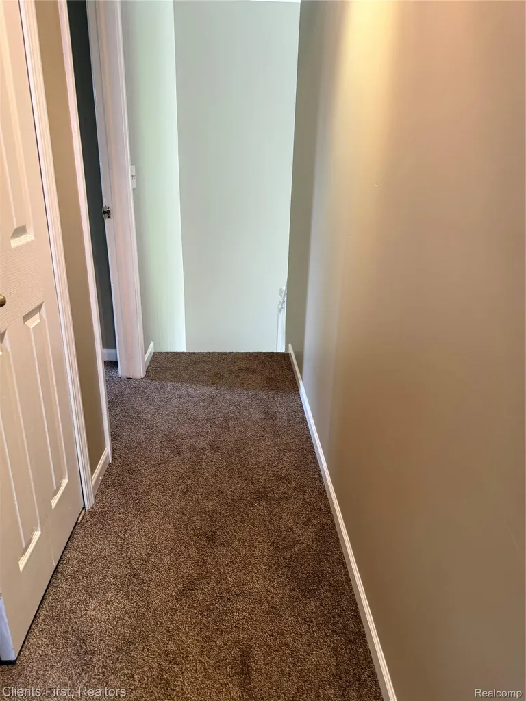 35285 Pennington Drive Farmington Hills City MI 48335