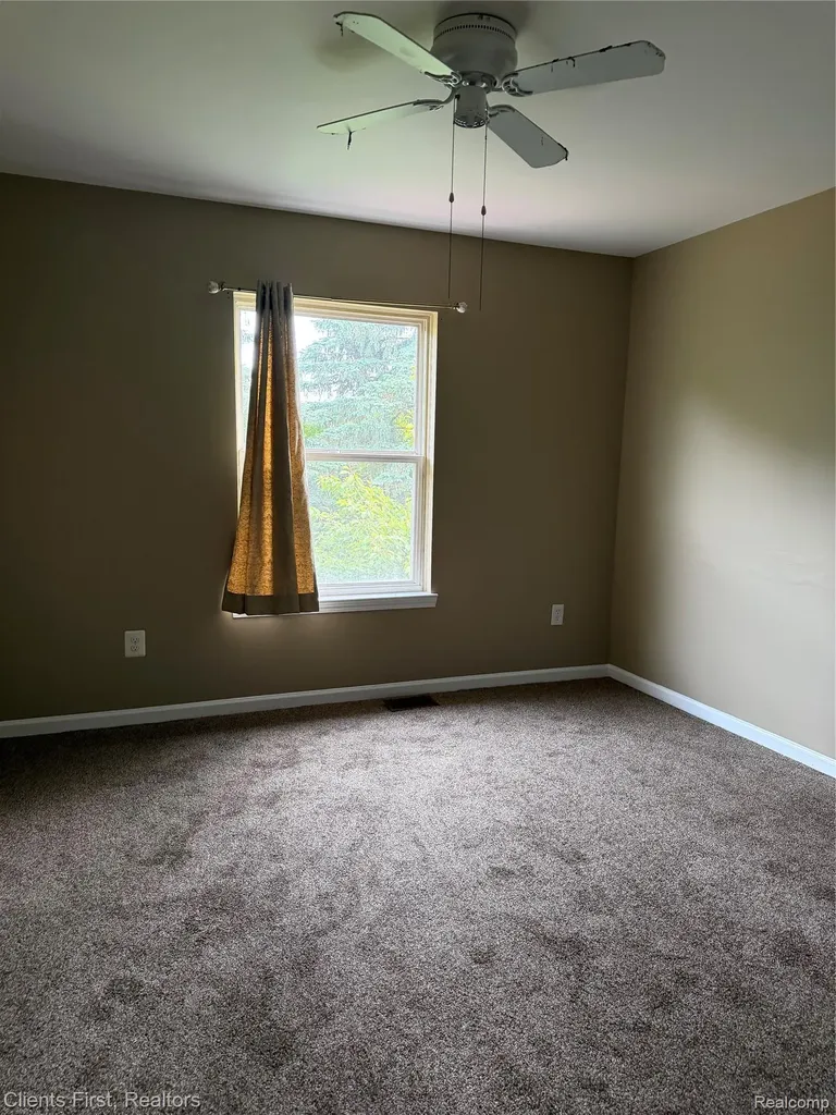 35285 Pennington Drive Farmington Hills City MI 48335