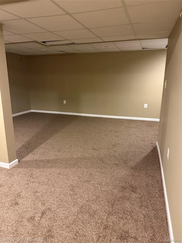 35285 Pennington Drive Farmington Hills City MI 48335
