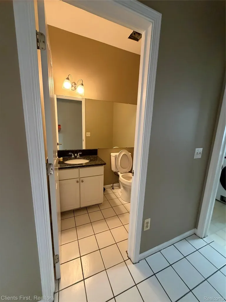 35285 Pennington Drive Farmington Hills City MI 48335