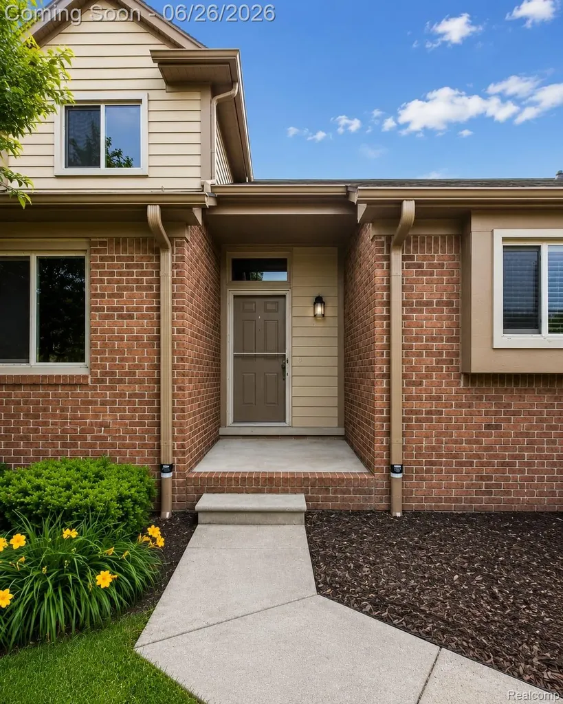 17014 Country Ridge Lane Macomb Township MI 48044