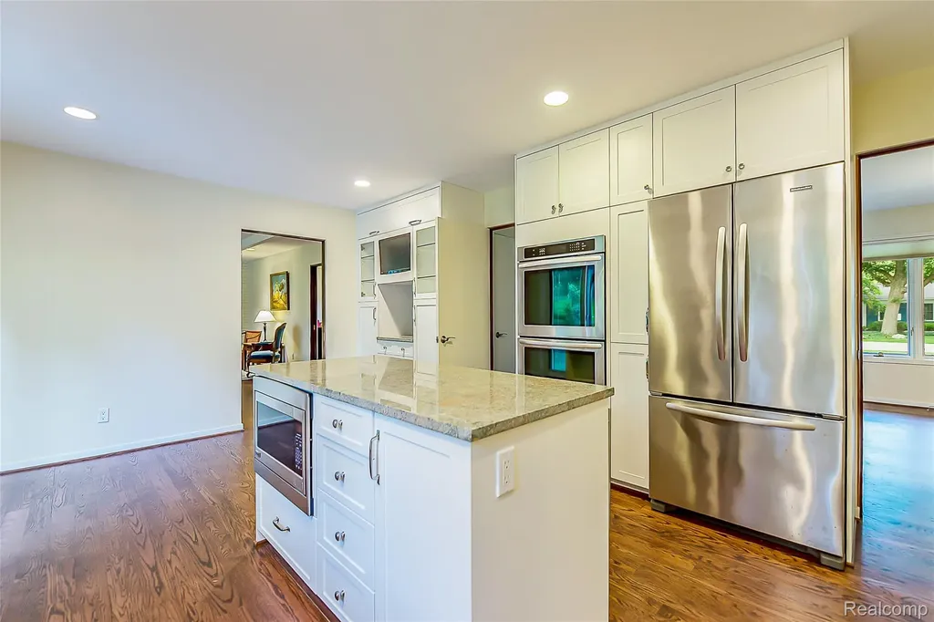 581 Woodway Court Bloomfield Hills City MI 48302