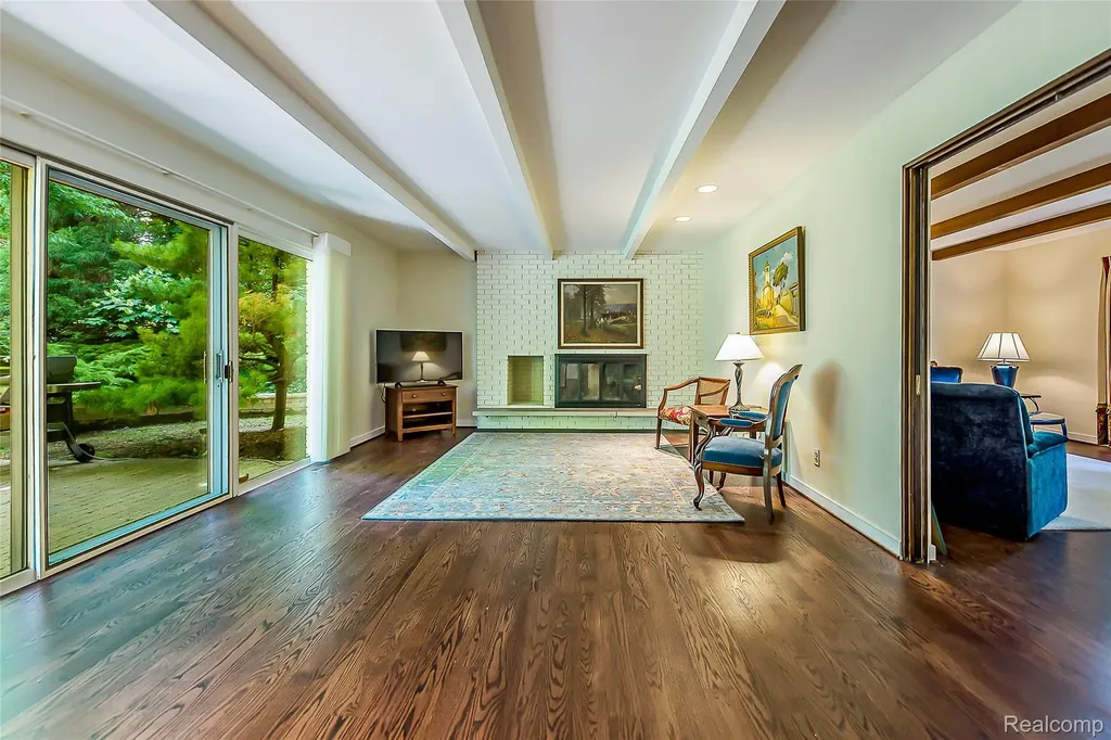 581 Woodway Court Bloomfield Hills City MI 48302