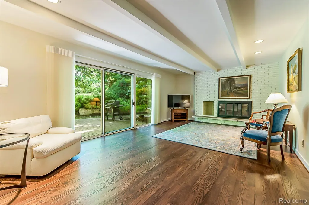 581 Woodway Court Bloomfield Hills City MI 48302