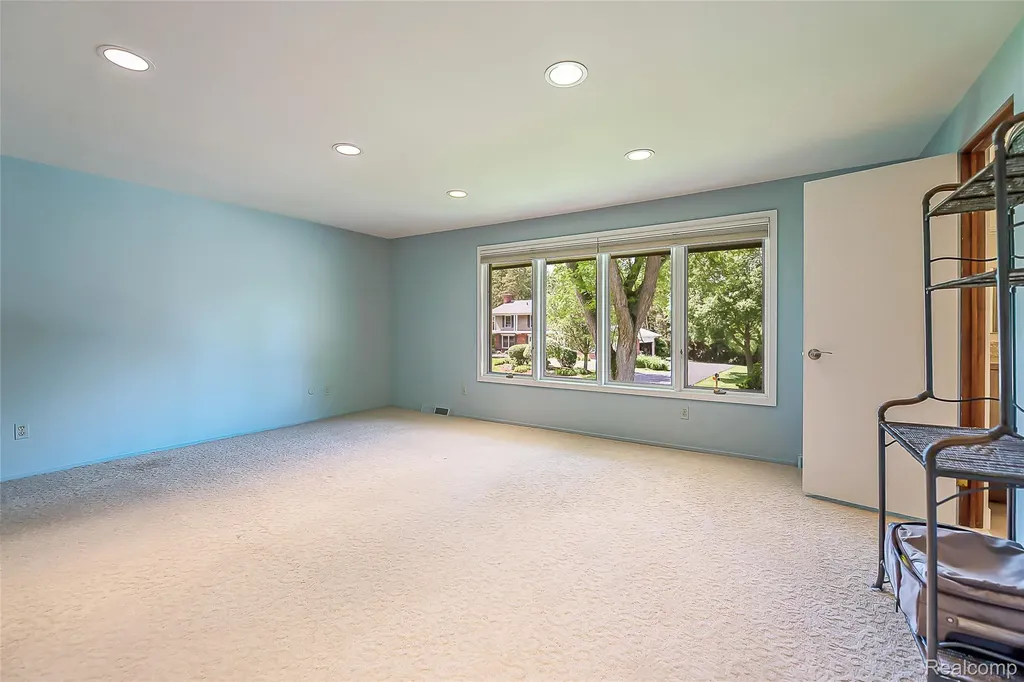 581 Woodway Court Bloomfield Hills City MI 48302