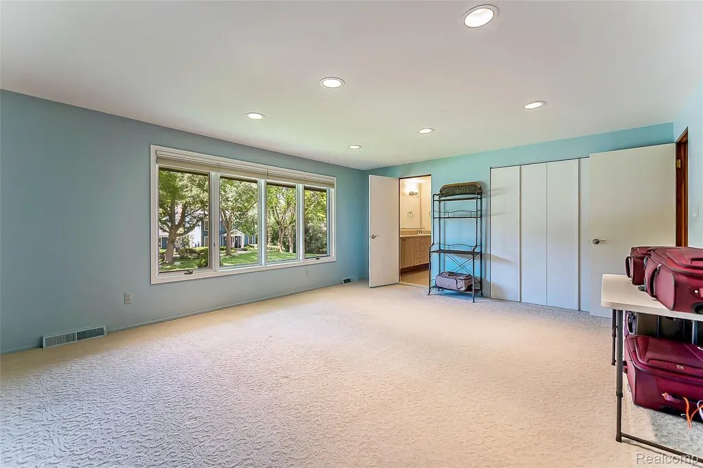 581 Woodway Court Bloomfield Hills City MI 48302