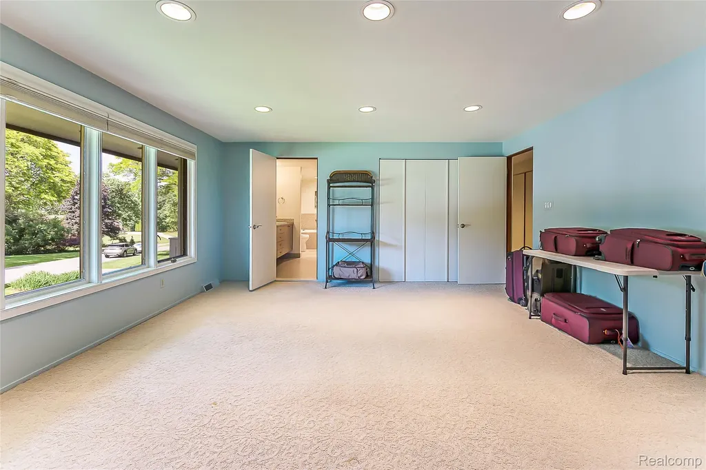 581 Woodway Court Bloomfield Hills City MI 48302