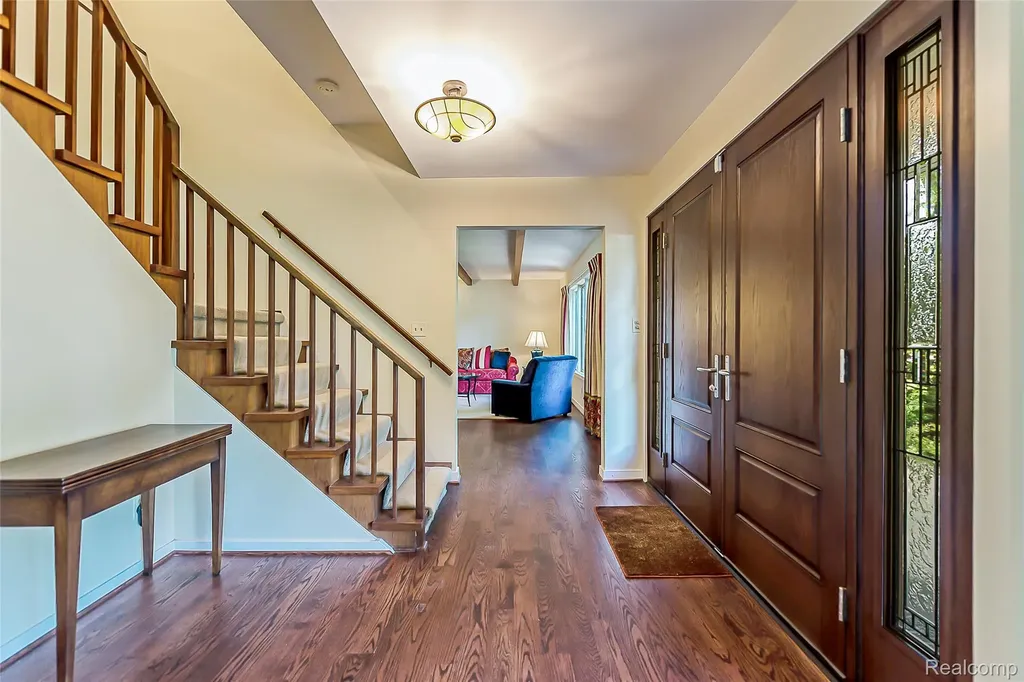 581 Woodway Court Bloomfield Hills City MI 48302