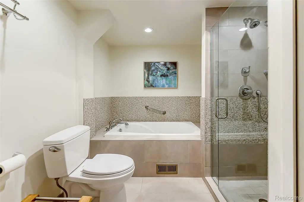 581 Woodway Court Bloomfield Hills City MI 48302