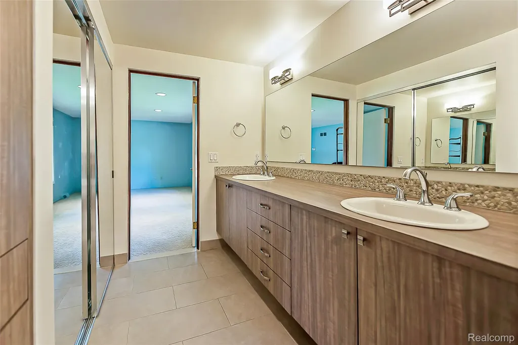 581 Woodway Court Bloomfield Hills City MI 48302