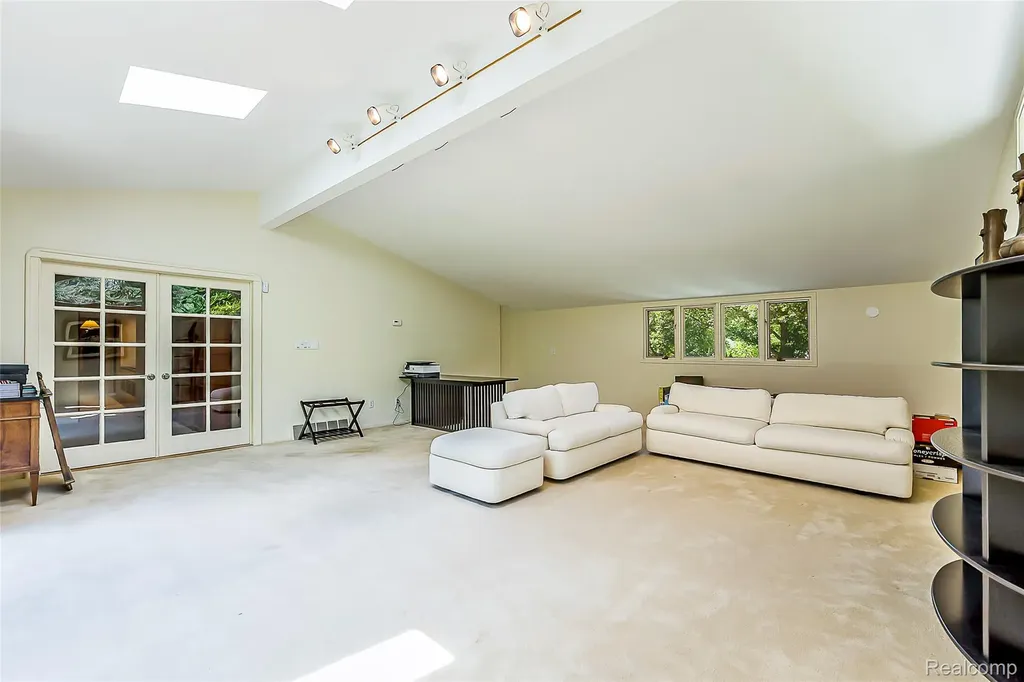 581 Woodway Court Bloomfield Hills City MI 48302