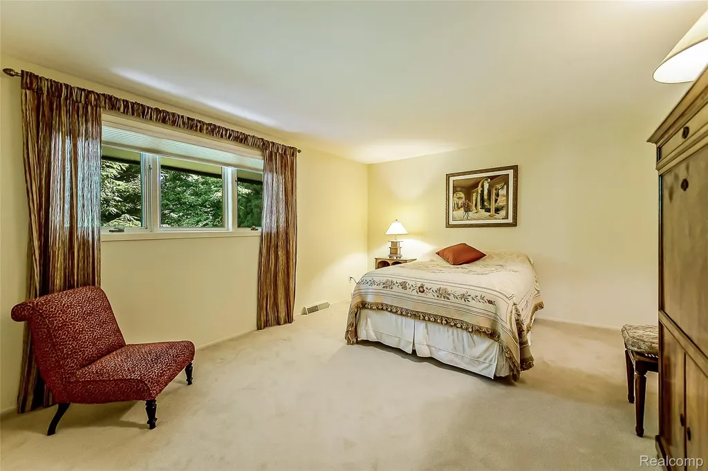 581 Woodway Court Bloomfield Hills City MI 48302