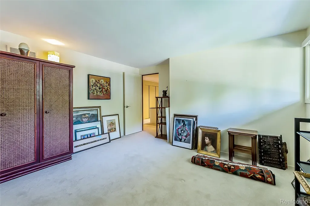 581 Woodway Court Bloomfield Hills City MI 48302