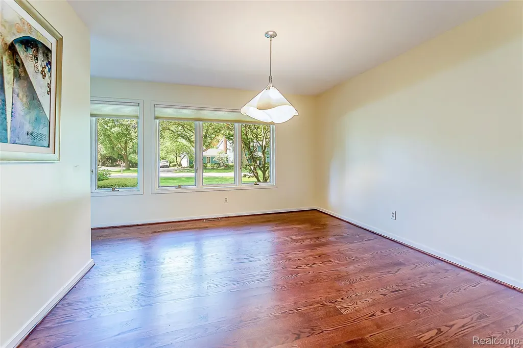 581 Woodway Court Bloomfield Hills City MI 48302