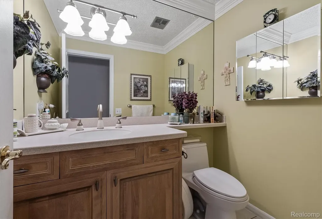 1662 Sumac Drive Rochester Hills City MI 48309