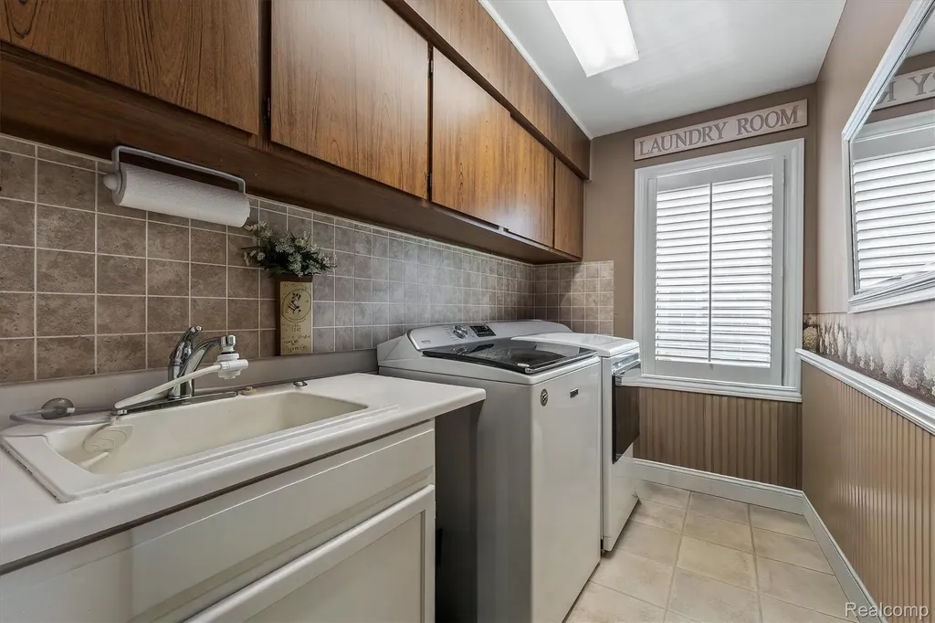 1662 Sumac Drive Rochester Hills City MI 48309