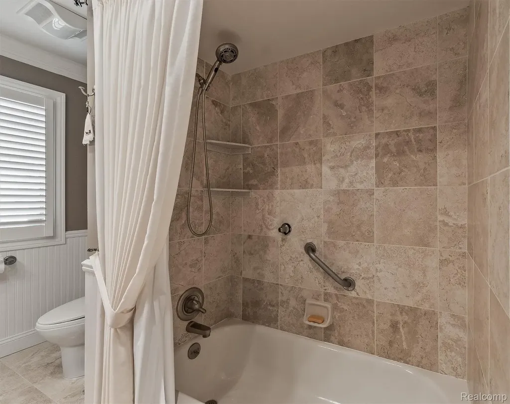 1662 Sumac Drive Rochester Hills City MI 48309