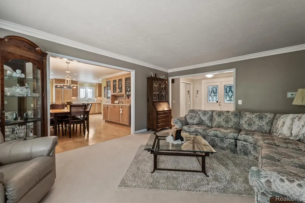 1662 Sumac Drive Rochester Hills City MI 48309