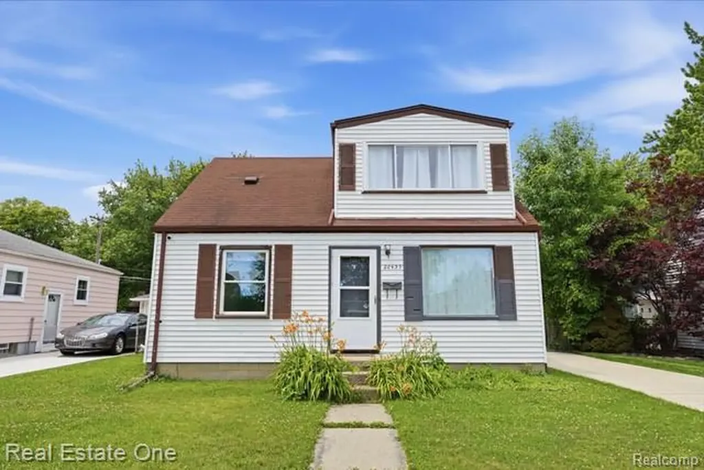 26435 Chippendale Street Roseville City MI 48066