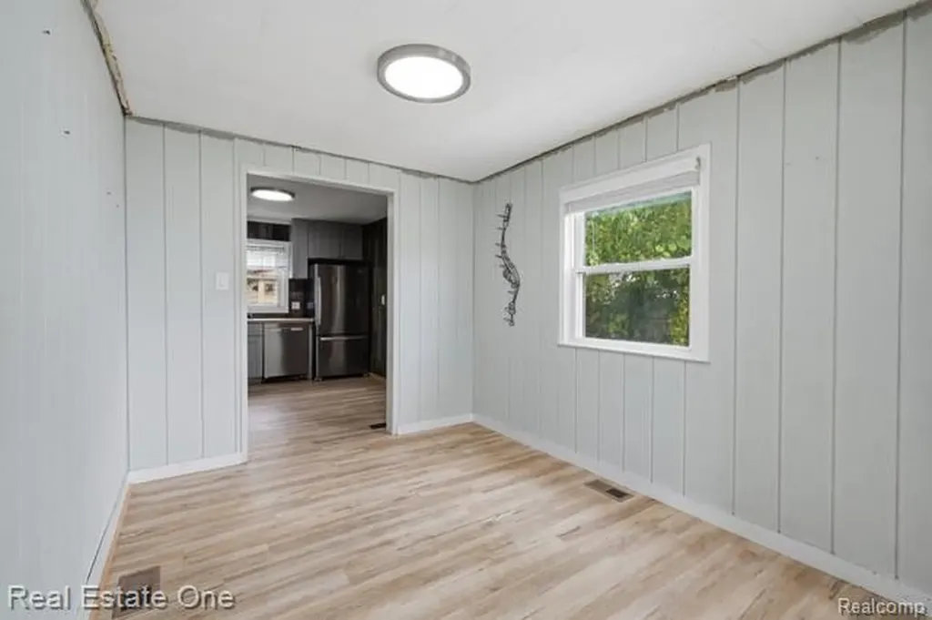 26435 Chippendale Street Roseville City MI 48066
