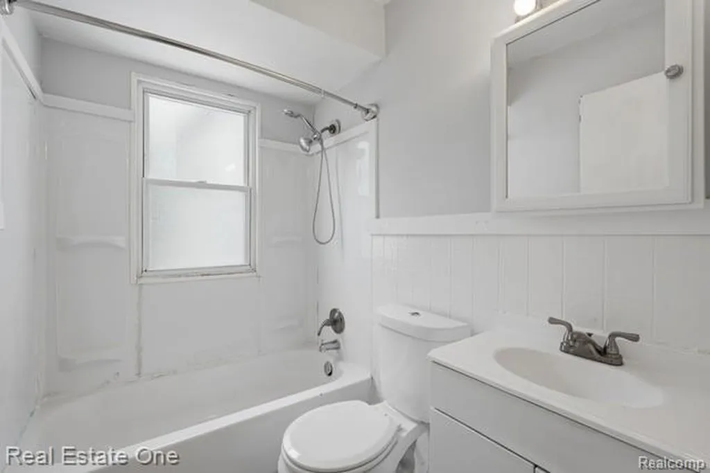 26435 Chippendale Street Roseville City MI 48066