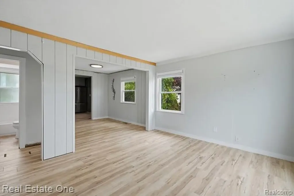 26435 Chippendale Street Roseville City MI 48066