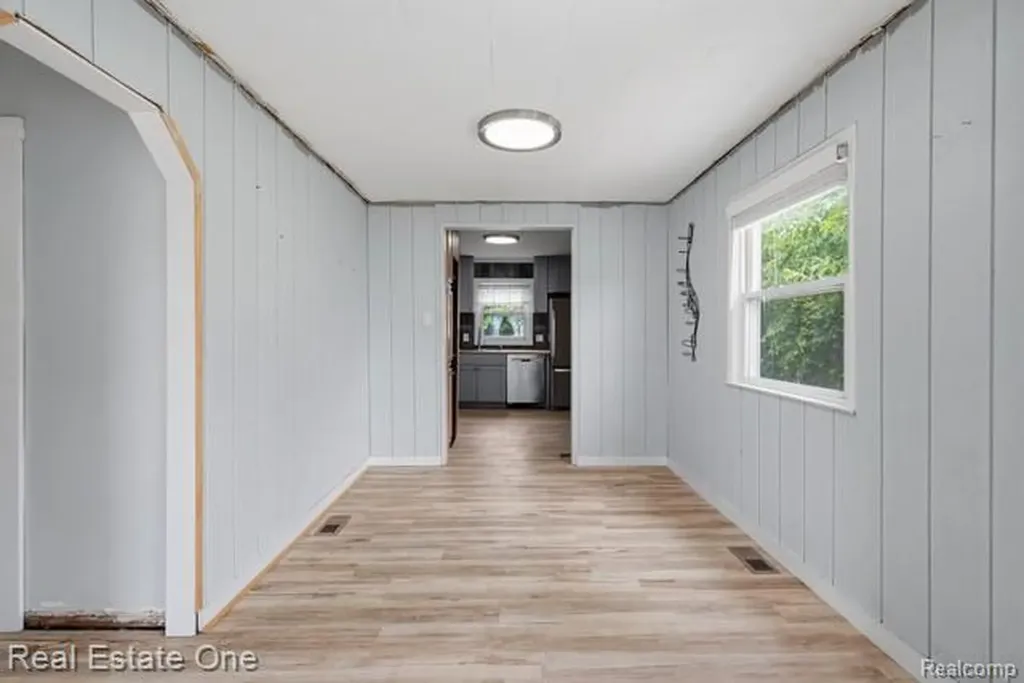 26435 Chippendale Street Roseville City MI 48066