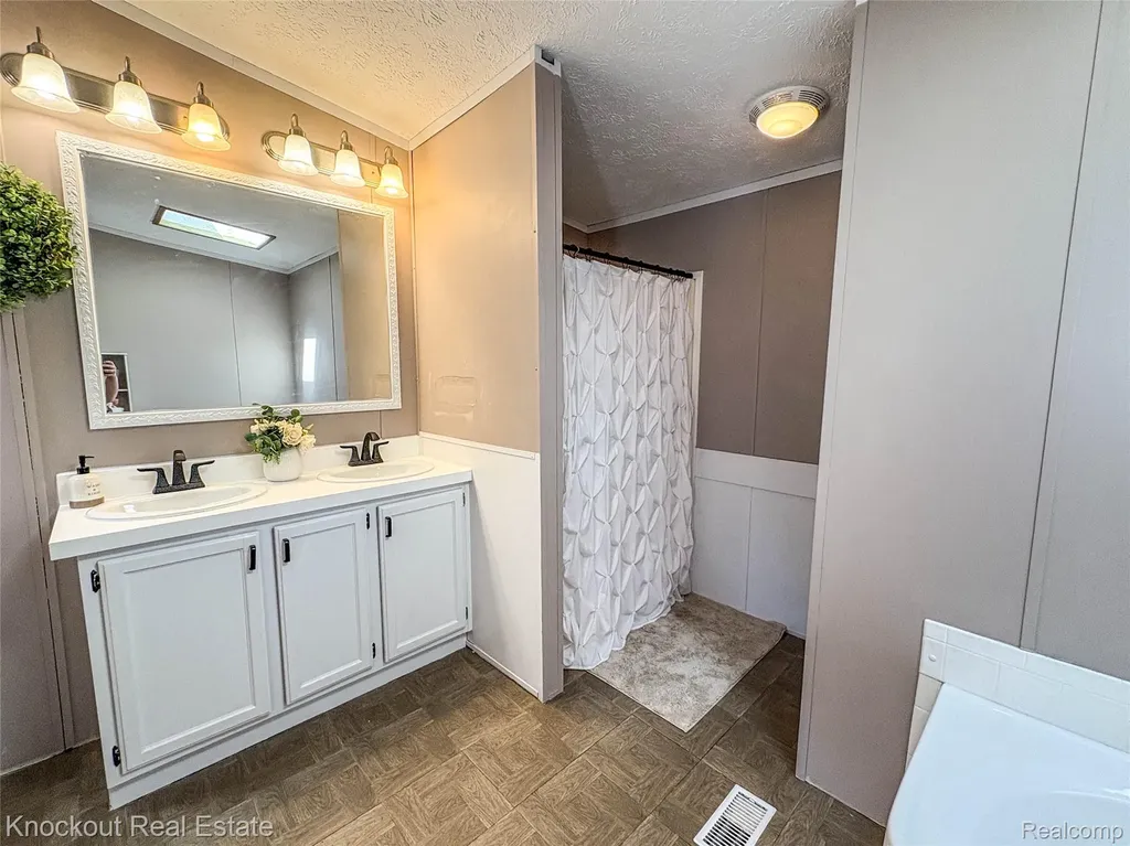 7760 Bell Road Bridgeport Charter Township MI 48415