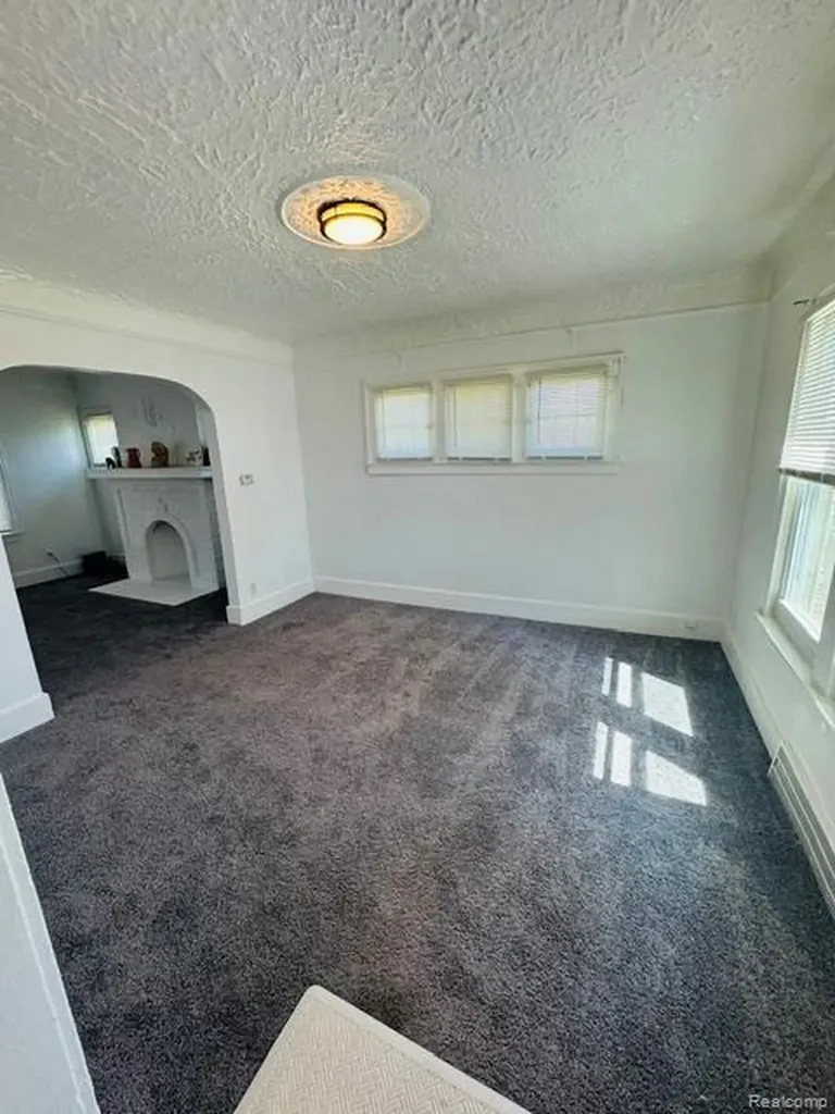 13932 Roselawn Street Detroit City MI 48238