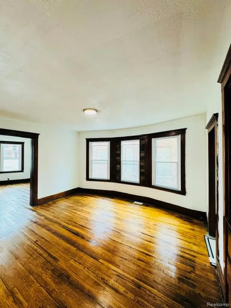 72 Pilgrim Street Highland Park City MI 48203