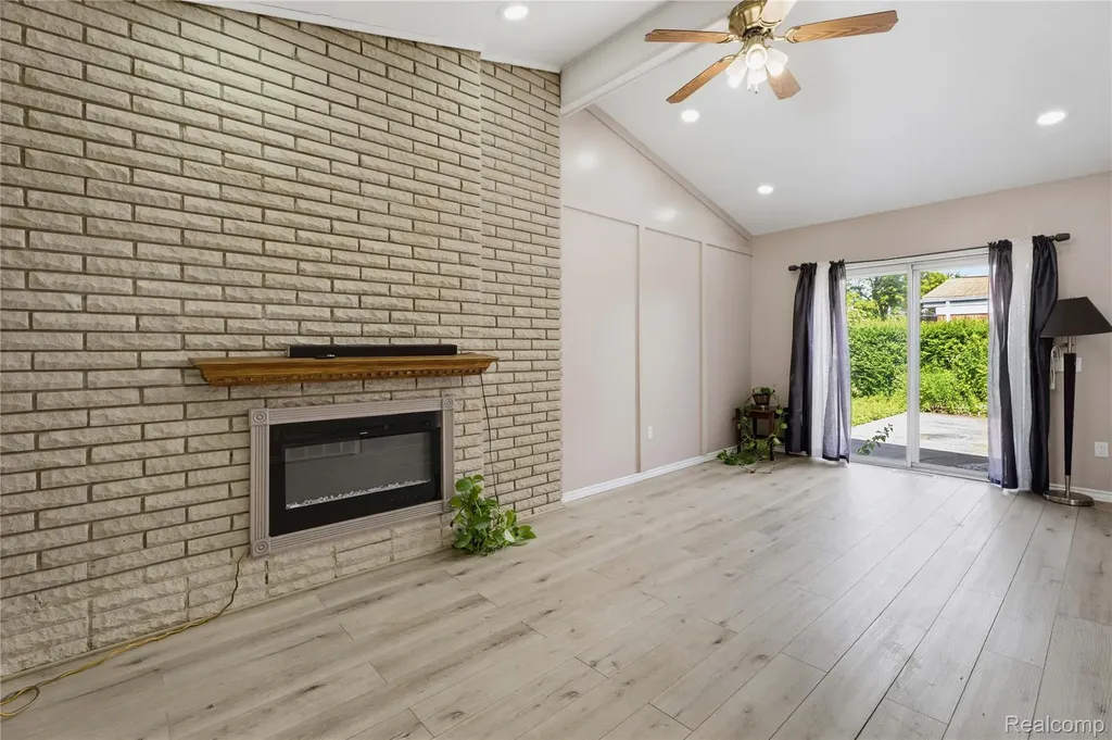 3173 Hedge Drive Sterling Heights City MI 48310