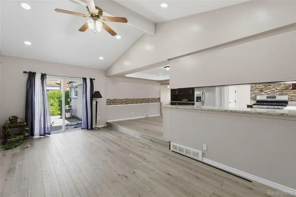 3173 Hedge Drive Sterling Heights City MI 48310
